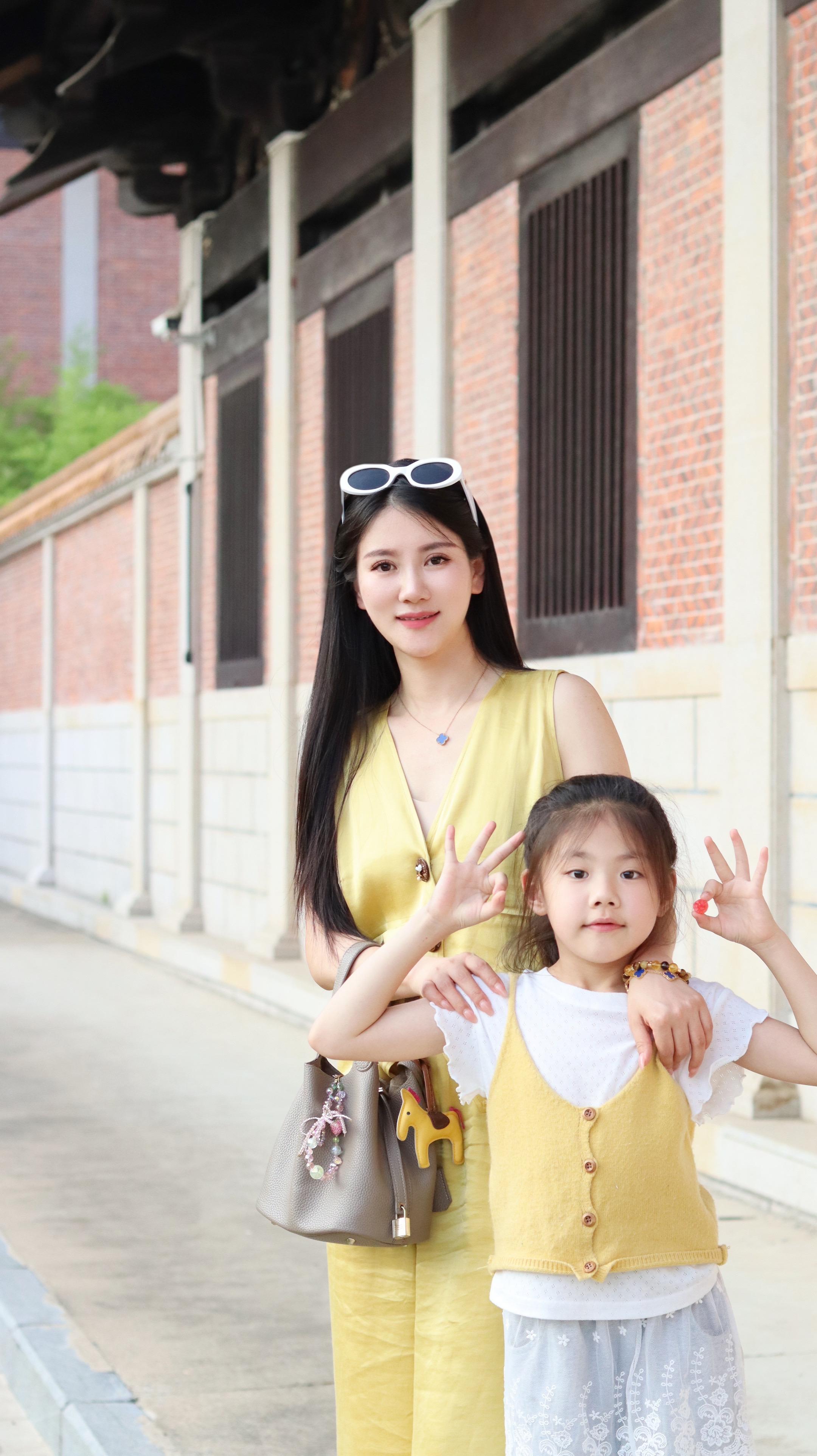 没关系 就算你是朵难养的花 用心的我依然会把你养的很好 妈妈爱你这件事...