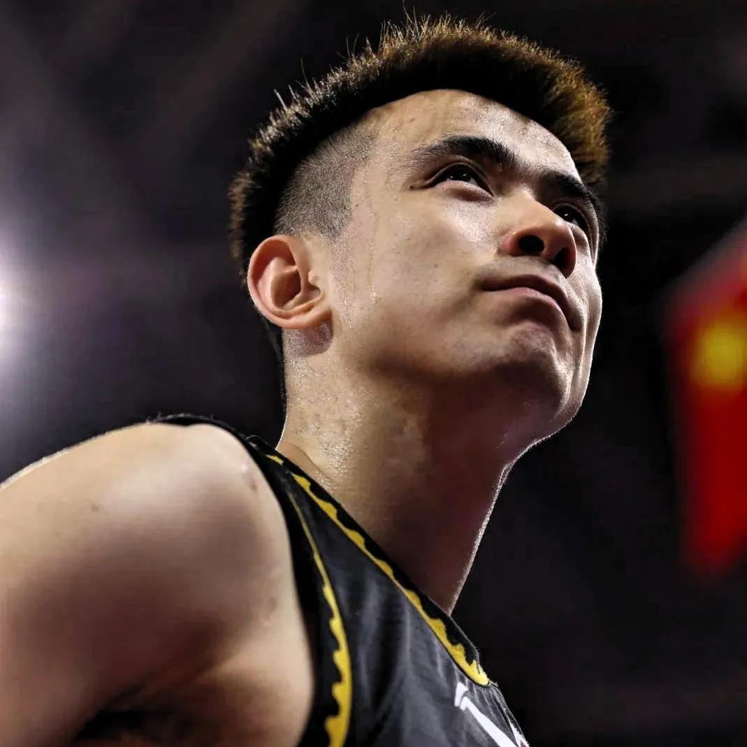 大脑、尖刀、射手、疯狗——男篮四大后卫风格对比赵继伟、孙铭徽、吴前、胡明轩