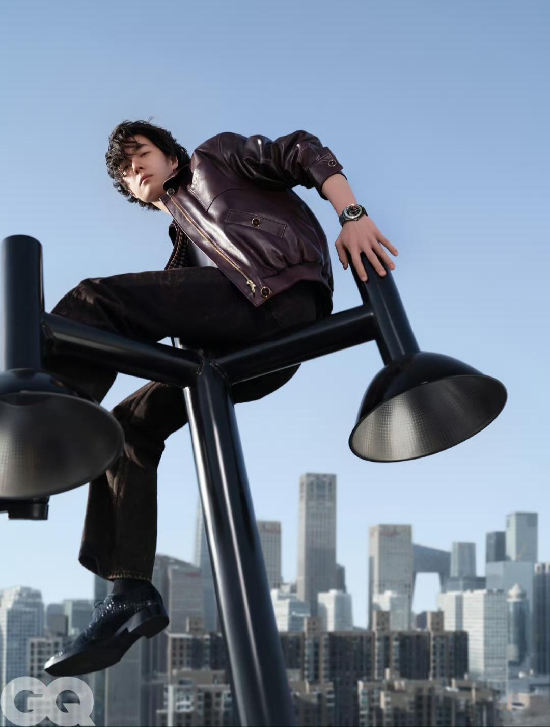 时尚是王一博的绝对统治区，没有任何异议。于王一博来说，时尚真的就如同呼吸一般，