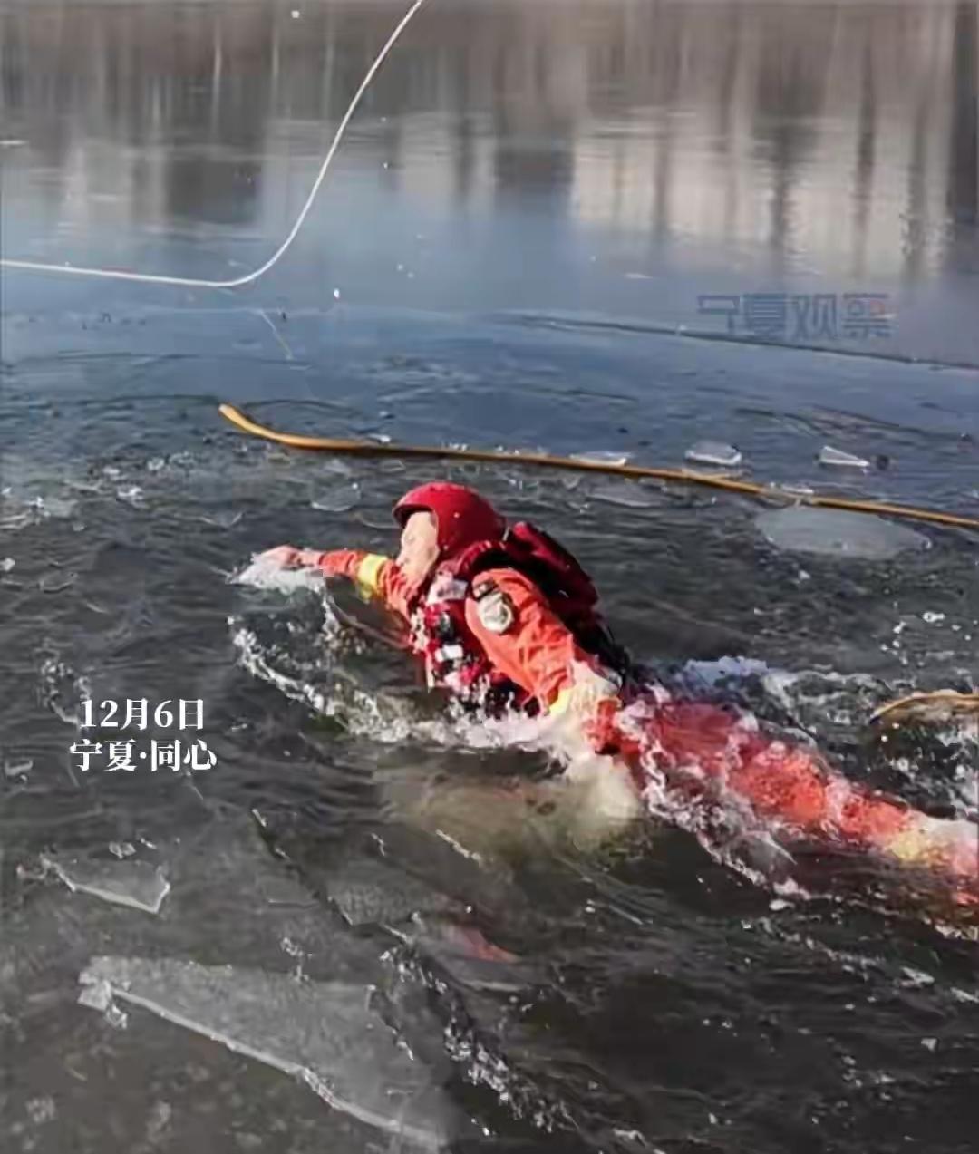 宁夏掉进冰窟的4岁男童家长也挺讲究的，为了感谢李佳婷冒着危险救他们的孩子，送来了