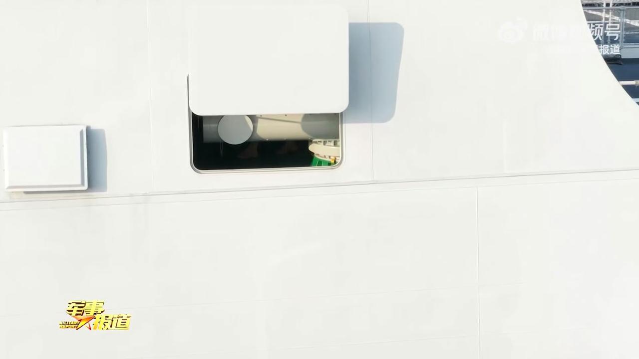 056A新年开训鱼雷发射管舱特写