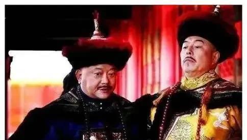 和珅临死前，还以为嘉庆是因为他贪污过了头才出手杀他，不料，在一封奏折中，嘉庆的批