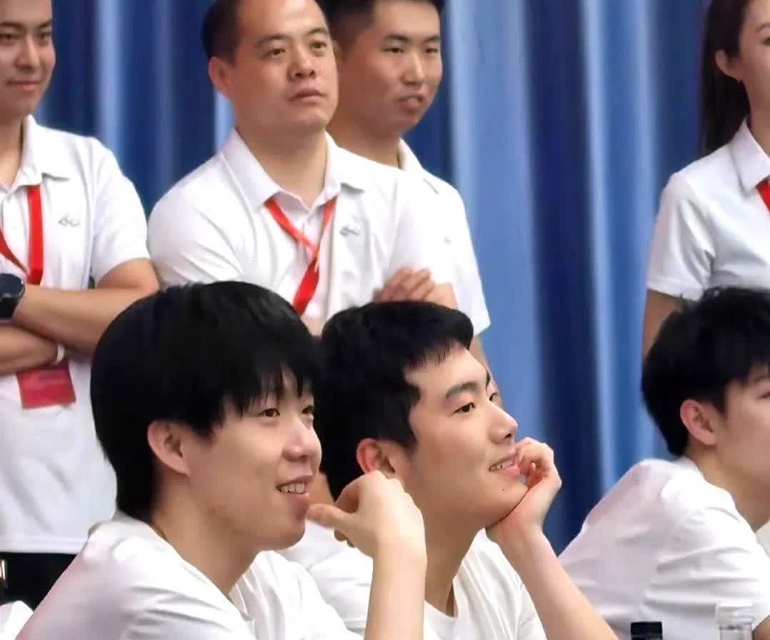 果然是爱人如养花，刚刚才知道，原来大头并不是从一