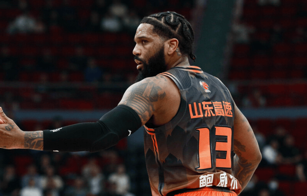 鲍威尔: 家里出现了重大变故, 球队的所有人都很支持我