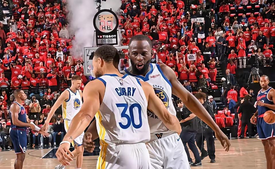 亚历山大，如果太阳复活赛主场被勇士淘汰出局，布克们大概率会被钉上历史耻辱柱。