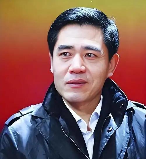 主持人曾问陈宝国：“你拍戏那么赚钱，能不能借我点钱花。”而陈宝国的话却引得全场