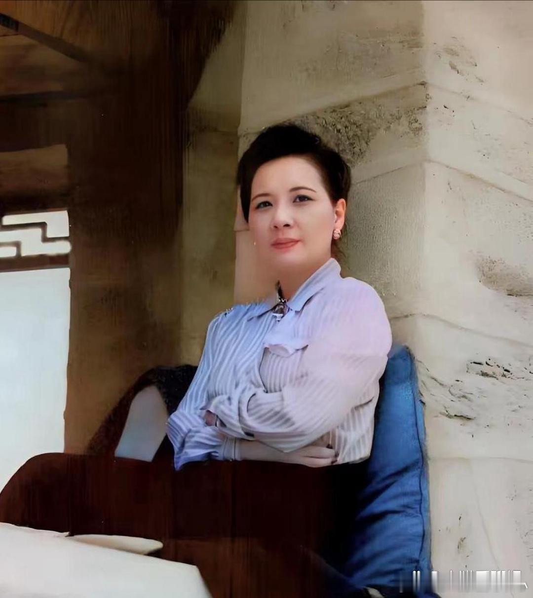 这就是宋美龄的真实面貌，不是出现在荧幕上的演员模仿，而是她在1947年于庐山含鄱