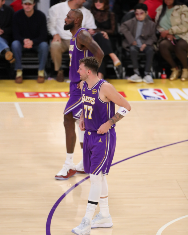 东契奇究竟最像哪个球员，想了这么久我终于明白很多人都说是哈登，其实不然，他更