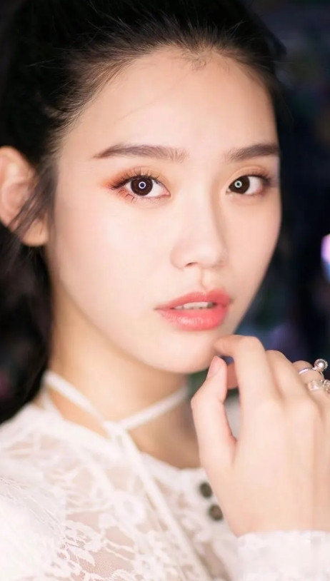 何猷君说大家只知道我老婆奚梦瑶漂亮，却不知道在现实中她是这样的人她私下特