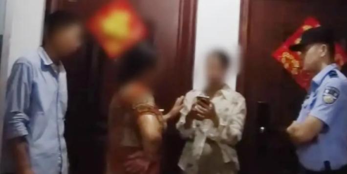 “离了大谱！”广西玉林，女子手机丢了，她连打9通电话，被捡手机的人挂了，她告诉那