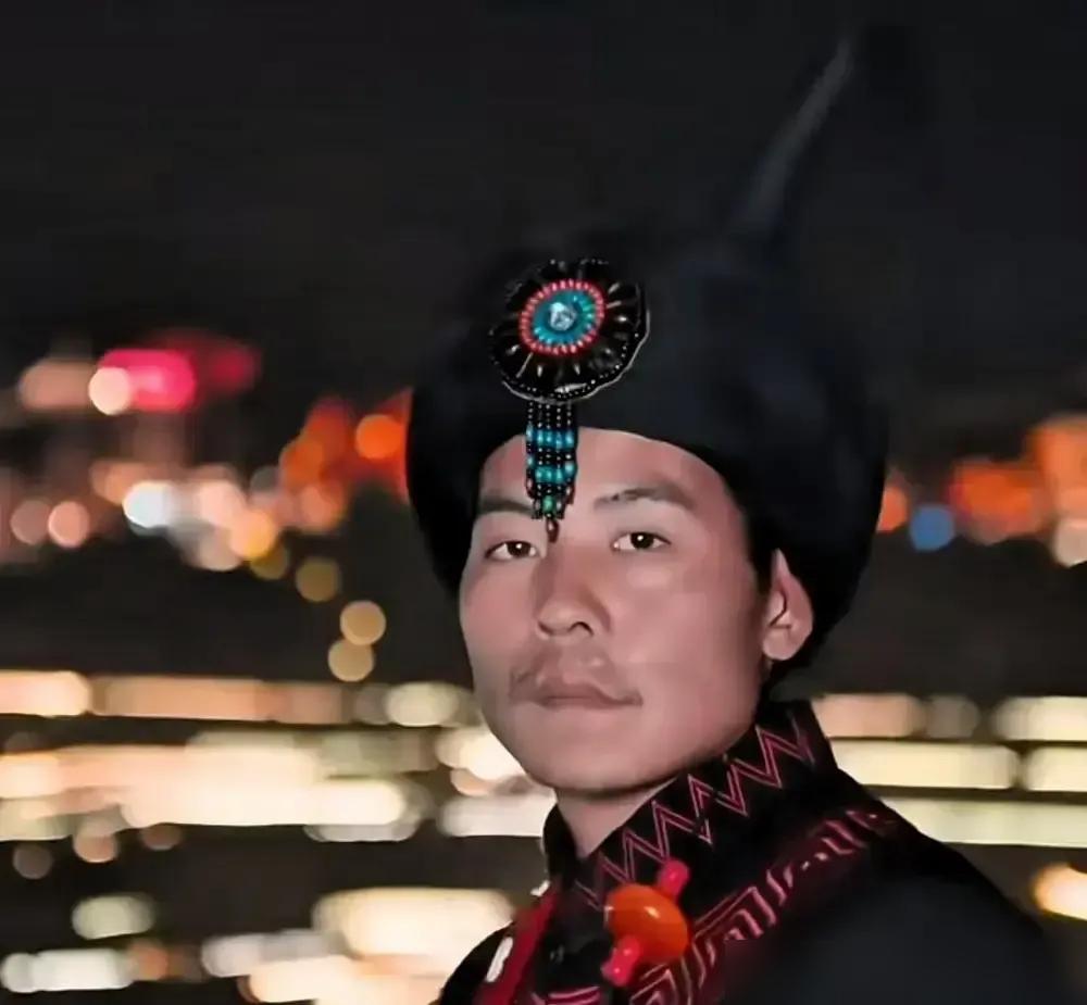 刀疤哥把抖音橱窗全关了，连17个粉丝群也解散，就留一句话：带啥货，看山看水就够了