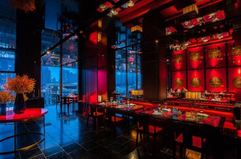 一落地上海就去吃了上海滩餐厅，这家是我相当推荐的本帮菜，去了N次了。味道纯正，又