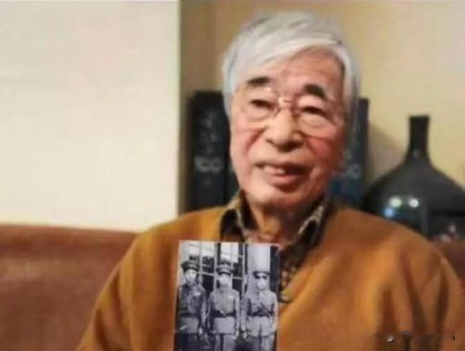 1948年，日本人砂原惠改名换姓化名张荣清，并谎报中国国籍，加入解放军，在辽沈战