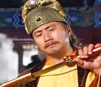 1344年，安徽凤阳，16岁的朱重八看着父母和大哥接连饿死，连副棺材都买不起。后