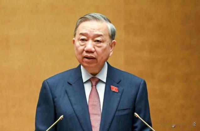 访问结束！苏林携夫人坐火车回国，租了10架C909走了为期四天的中国访问落下