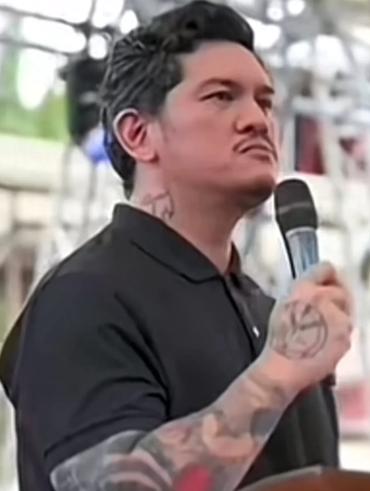 中东的战火还在继续，菲律宾却被推到了风口浪尖。前总统杜特尔特的儿子还在网上发文，