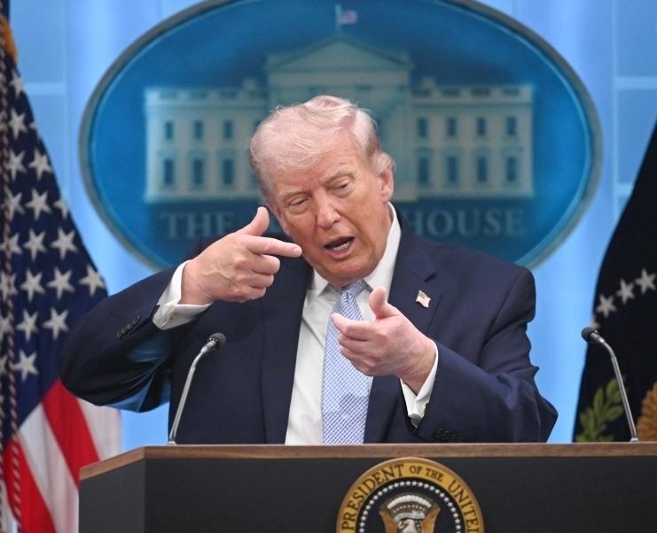 联合国终于硬气一回，直接给特朗普划红线！近日，联合国秘书长古特雷斯直接喊话特