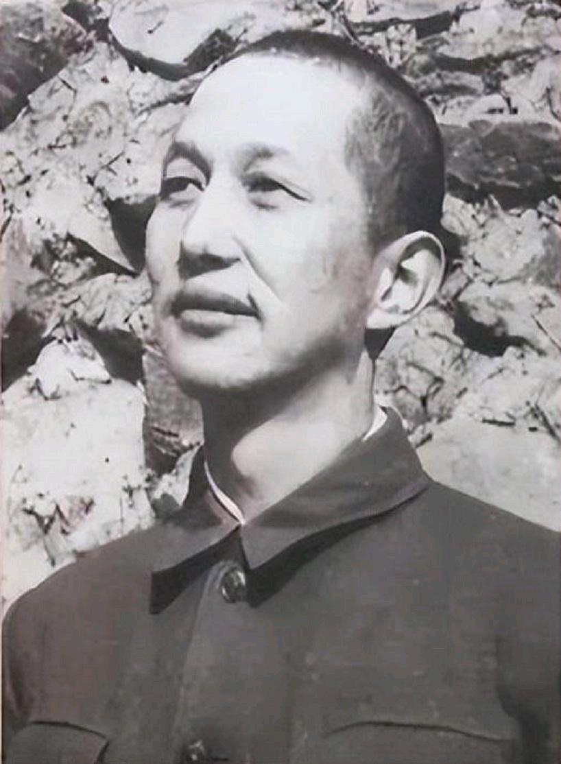 1946年洪学智到东北后部队饥寒交迫，国民党军需官找上门：我有粮食、药品、棉布、