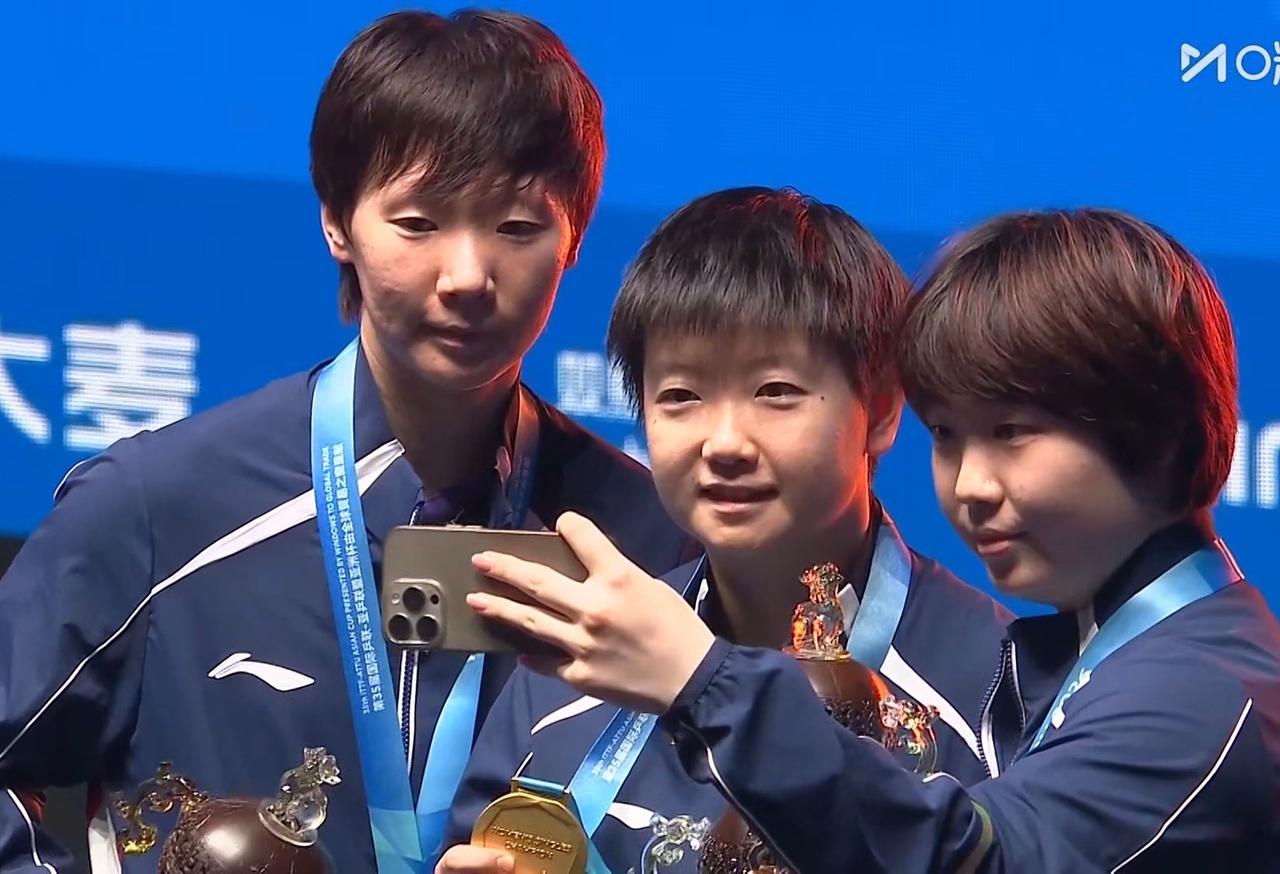 7局大战，孙颖莎4-3险胜王曼昱夺冠！第35届国际乒联亚洲杯女单比赛全部结束，