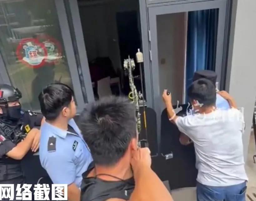 安徽马鞍山和县有百余斤重的野猪。这日早上九时，这只野猪不知为何还是迷路，竟然