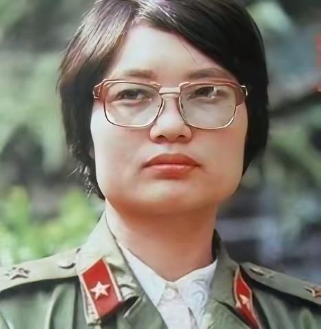 1986年，23岁的女医护刘亚玲以探亲为由向单位请假，竟背着家人和领导偷偷溜到了