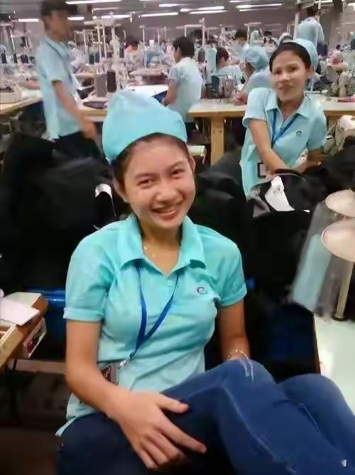 越南精英政治人物都特别精明，对中国主打的手段:求人办事吋个个都是胡志明，（但
