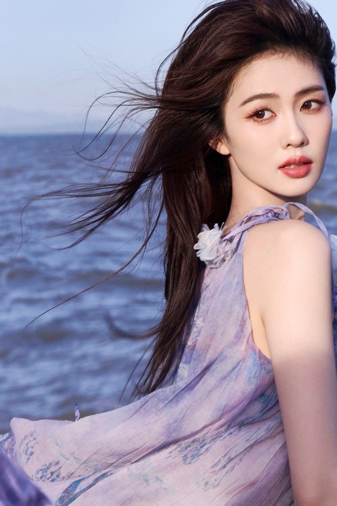 白鹿海边紫色吊带裙大片​​​