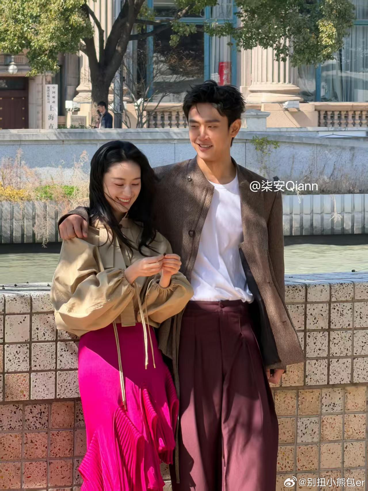 王天辰郭晓婷可曾做过什么同桌谁懂啊！王天辰郭晓婷活动同框氛围感绝了，眼神互动超