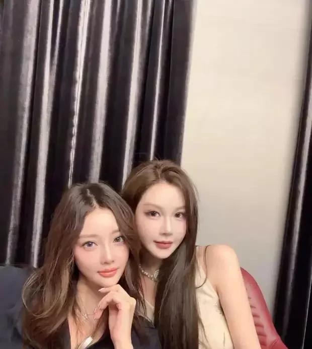 闺蜜聚会甜度爆表！李小璐41岁逆龄状态绝了>姐妹贴脸甜笑合照引爆网络，