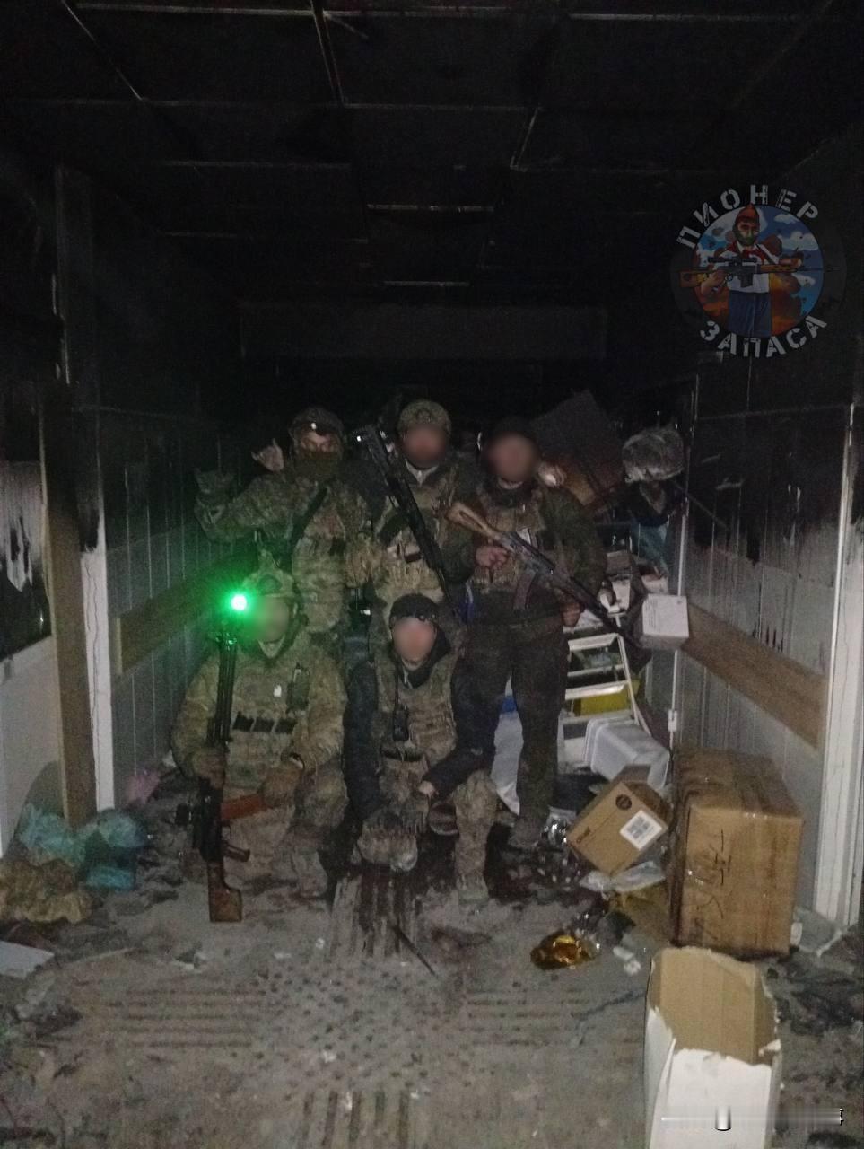 俄罗斯信源“pionergrupa”证实，俄军一支突击队已被包围在库皮扬斯克市的