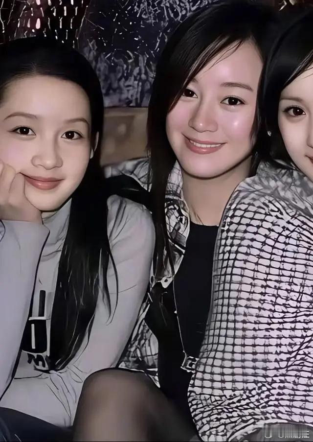 早年的李沁，蒋梦婕，杨幂的合影，那个时候你觉得谁最漂亮