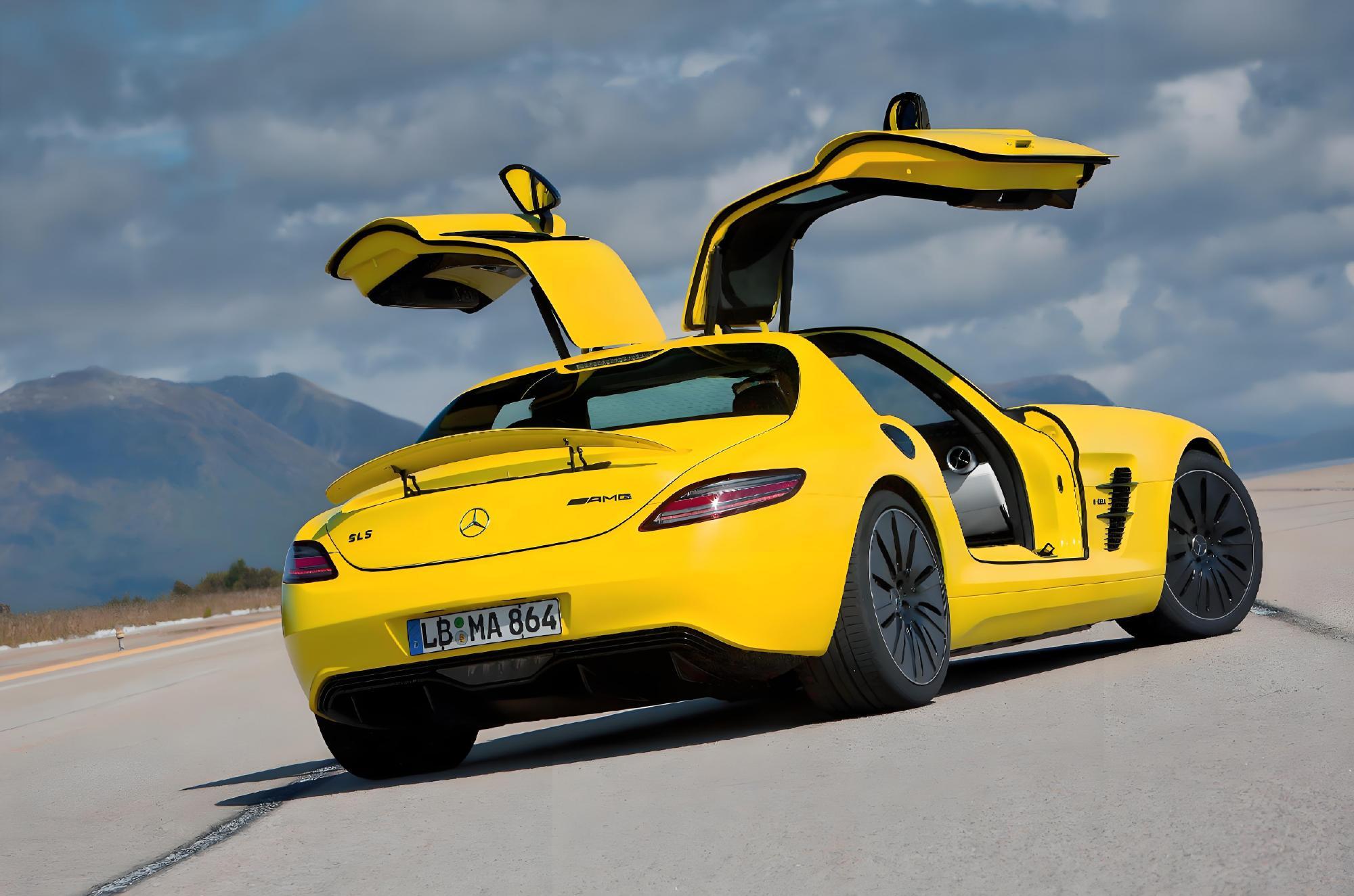 我与汽车的日常阿笨说车每日一善开车必记的9个要点，关键时刻能救命1.不与其