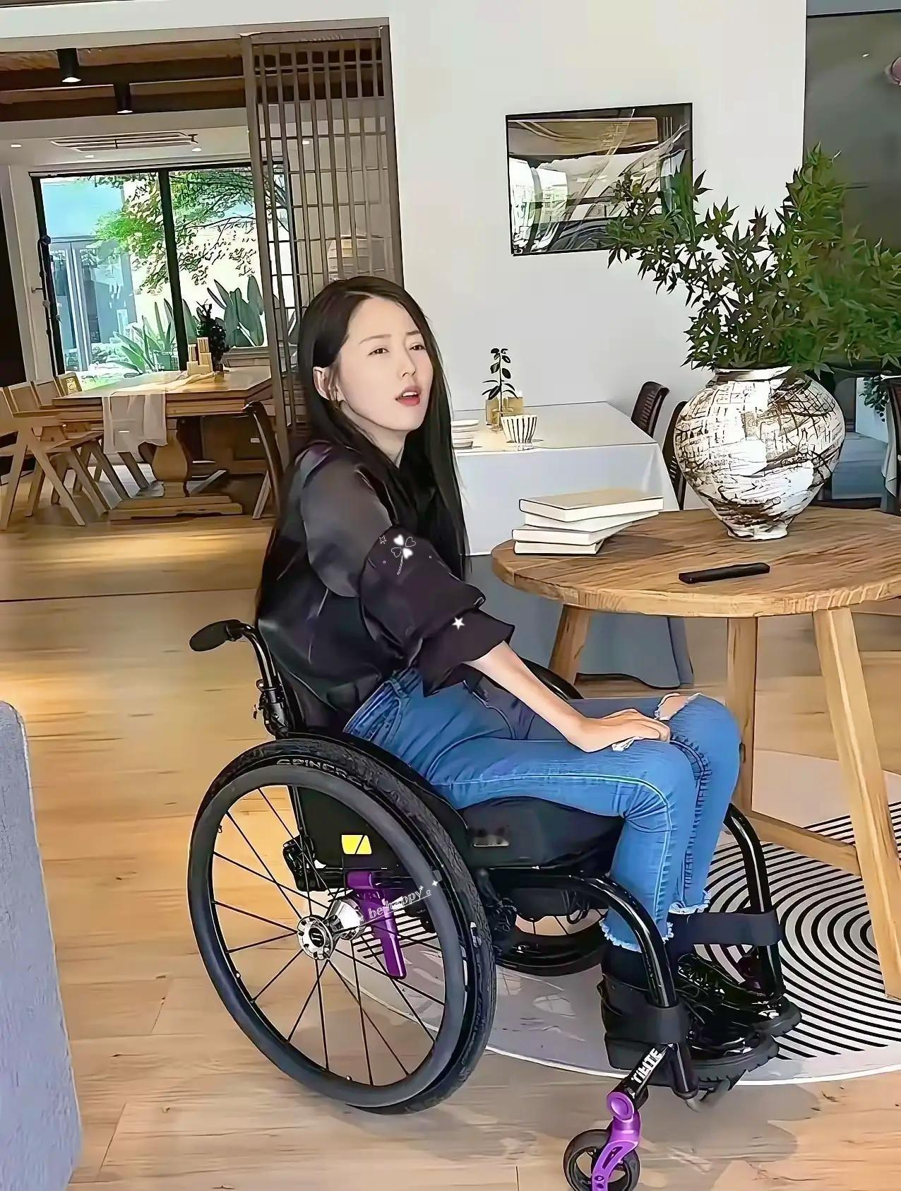 北京icon一女老师，车祸意外瘫痪，被丈夫抛弃。10年前资助过的穷学生：老师，这