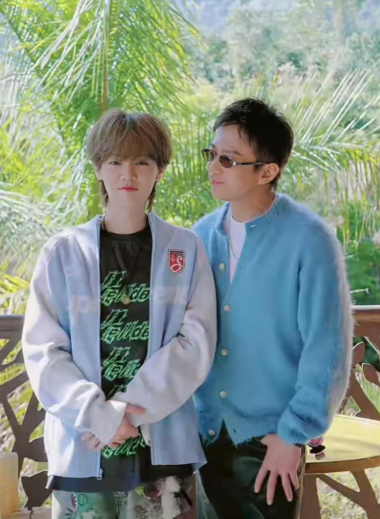 邓超鹿晗合体送祝福邓超鹿晗《五哈6》录制合体送祝福，超哥每次看小鹿的眼神都太宠