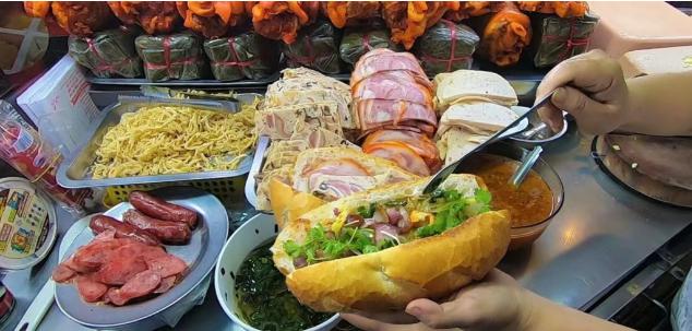 越南地摊面包毒倒108人，沙门氏菌肆虐，街头美食变夺命杀手，越南胡志明市爆发大