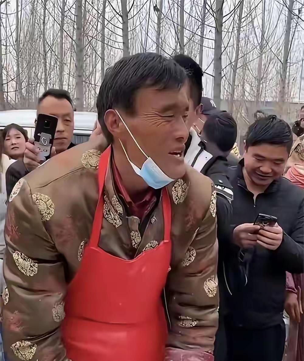 拉面哥的拉面，鸡排哥的鸡排，虽然吃起来并不算难吃，但是也好吃不到哪里去，而且也都