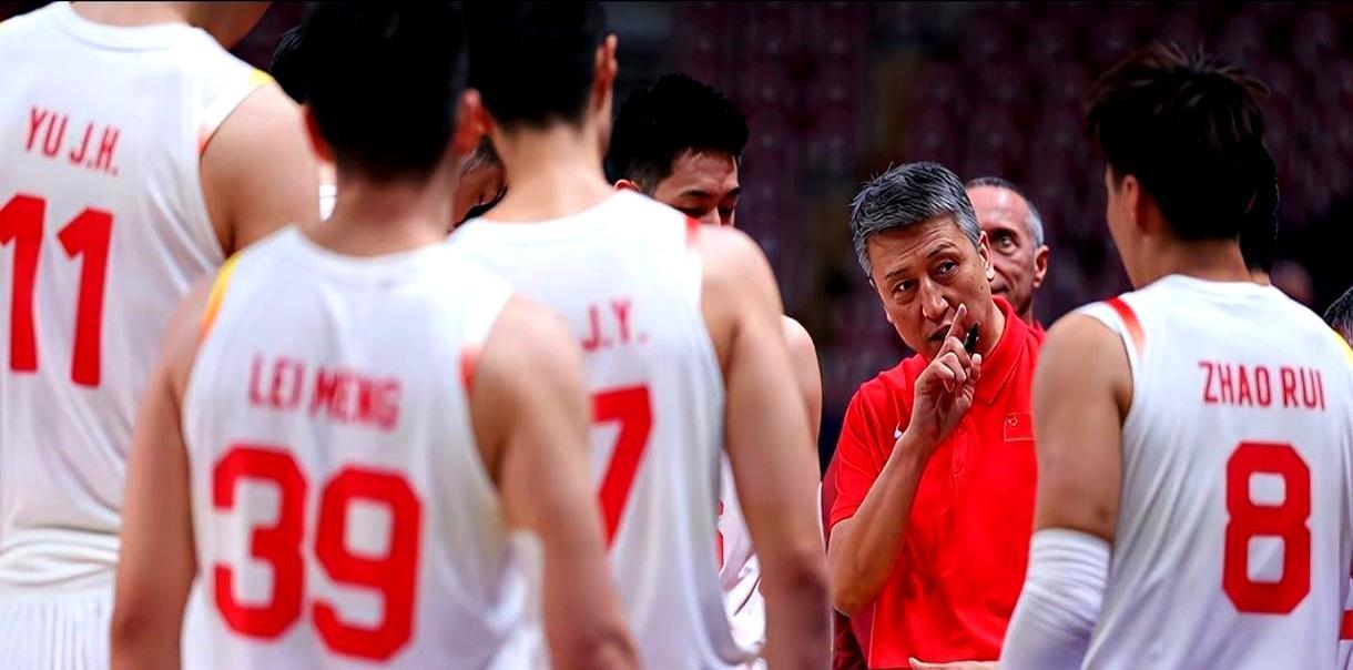 中华台北男篮主帅拍桌放话：打中国队，赢面比打日本还大！你别当他瞎吹，B组积