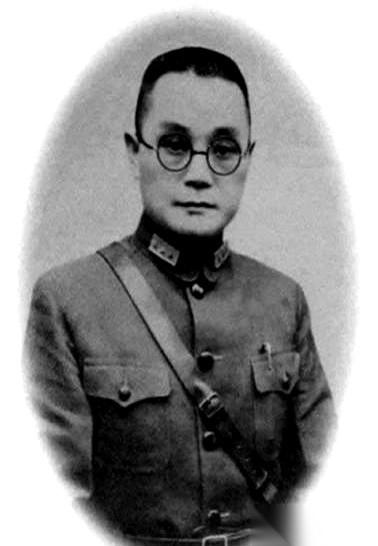 1949年，上将潘文华处理枕边人的方式，教科书上绝对找不到。深夜，他推开卧室的