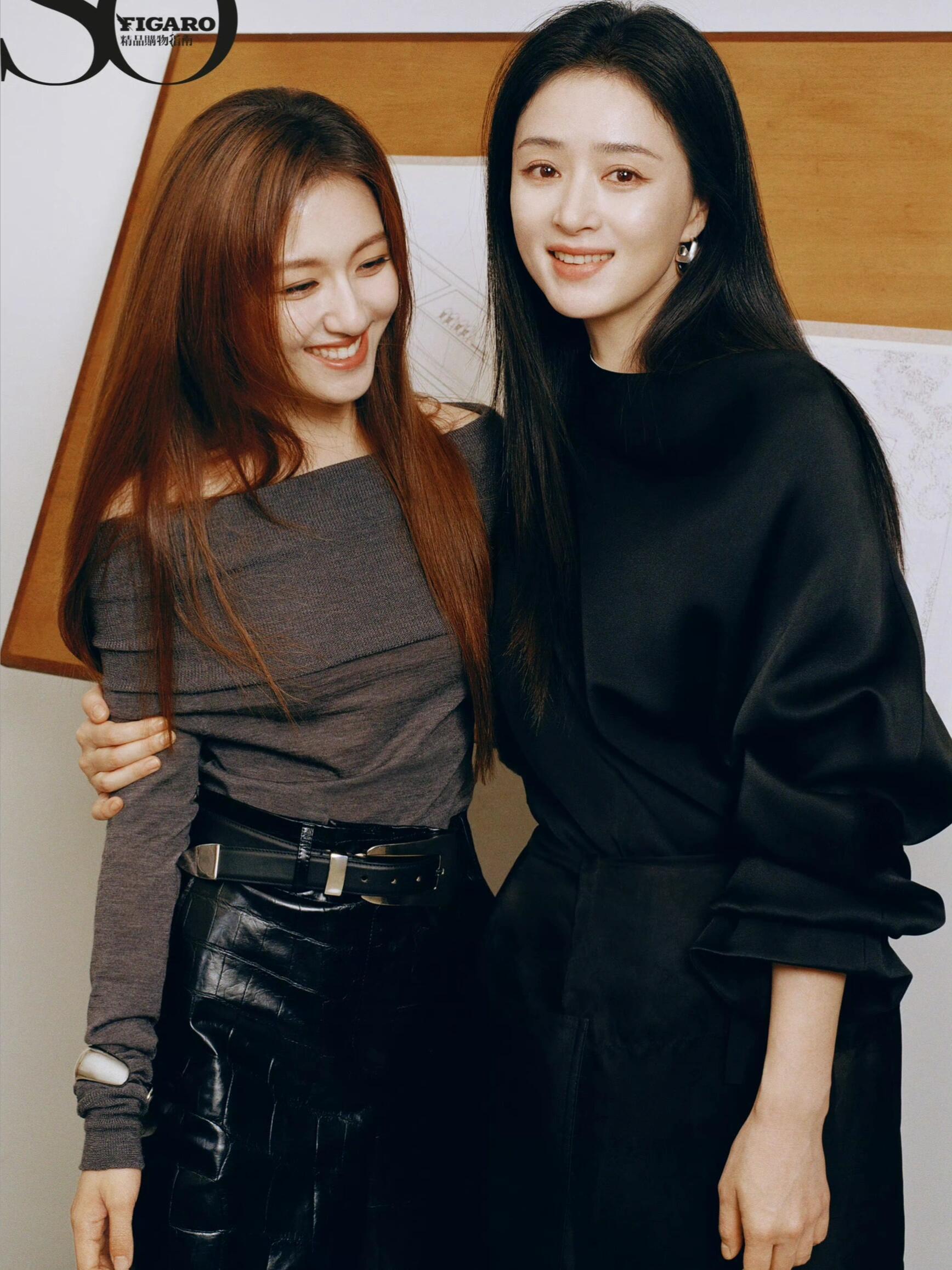 蒋欣&李兰迪双人大片，让她俩演姐妹真是很对味，期待《欢聚》。​​​