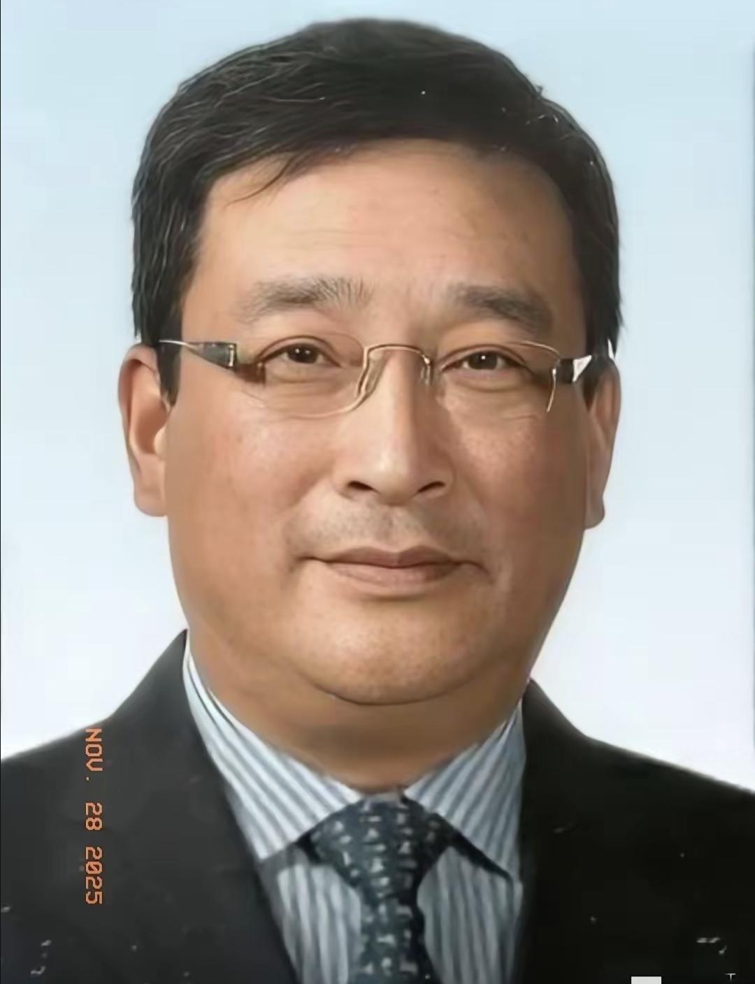 最近查了不少国防领域的内鬼，这些人手里攥着国家机密，却把利益看得比命还重。就拿兵