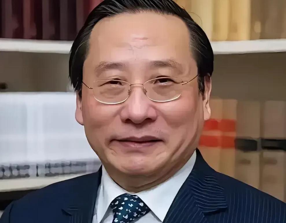 有美国学者质疑高志凯：你的国家迅速发展武力，已严重威胁到了周边邻国的安全关切。