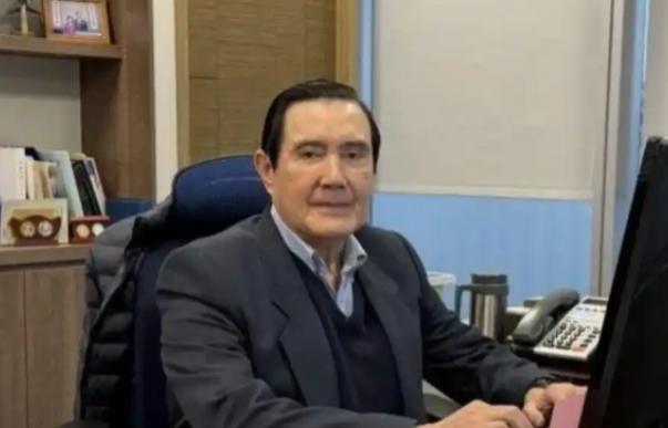 台湾名嘴谢寒冰说：“《联合报》最近对马英九的专访，其实访了20分钟就访不下去