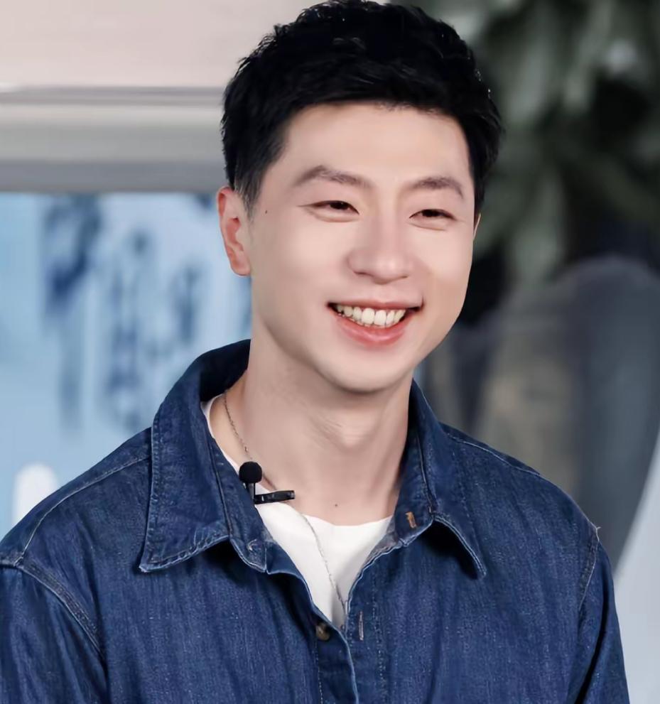 可能载入体育史册的12位运动员(你认识几位)一，李宁(体操)二，刘翔(