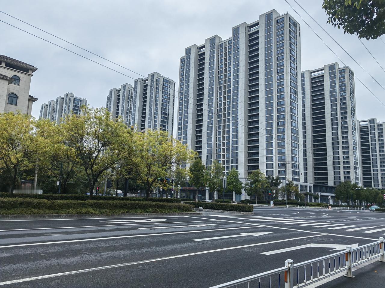 新房子！空置房！曾经轰轰烈烈的房地产，为成千上万家庭建造了美好的“家”，同时建