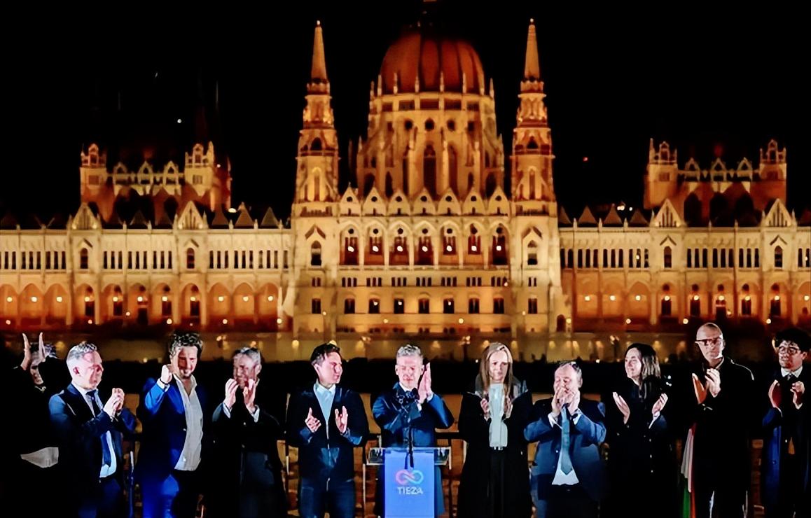 “欧盟刺头”欧尔班直接下台，毛焦尔·彼得带着蒂萨党以超三分之二的席位横扫国会，当