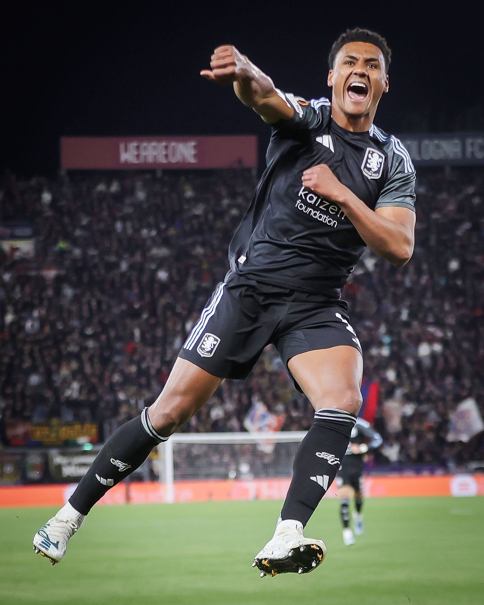 欧战中仅剩的两支意甲球队，双双大比分输球。在南伦敦的前曼联门将德比中，德赫亚连丢