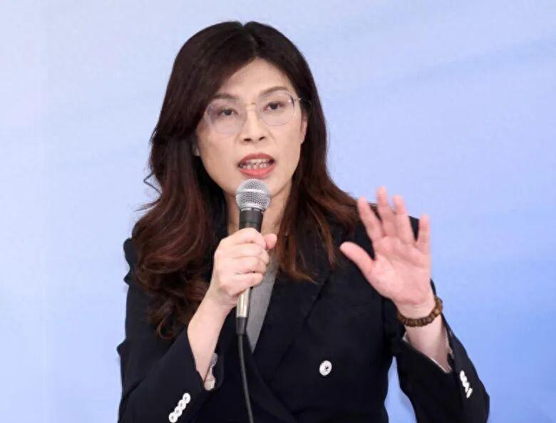 郑丽文获强援！国民党大佬出山...... 这一次，郑丽文又把动静搞得不小，特