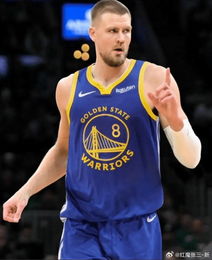 勇士与老鹰完成一笔2换1的交易。勇士得到波尔津吉斯，送走库明加、希尔德，不涉及任