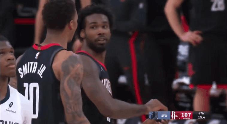 今天首发的伊森17分7板2断1帽3失误17中6三分8中4+10塔里伊森休斯顿火箭