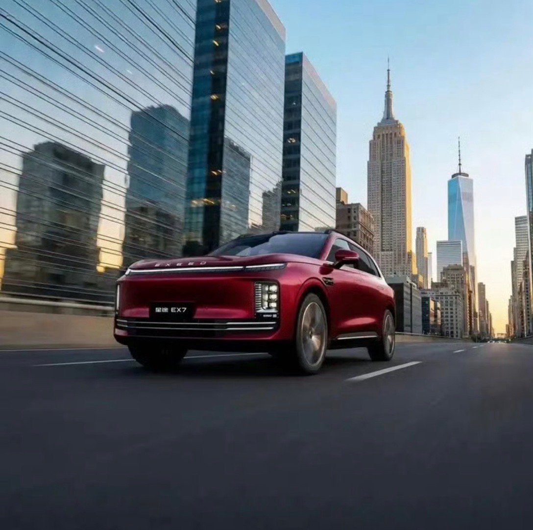 【星途EX7首台量产车下线全球首搭航空级EMB技术】近日，星途EX7首台量产车